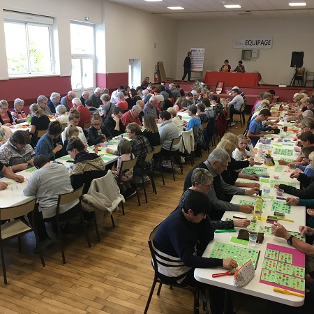 La salle des fêtes accueillait les joueurs. La salle des fêtes accueillait les joueurs.