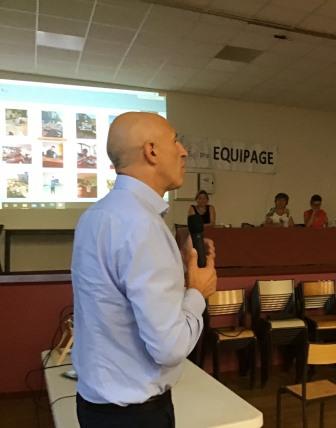 Le député Dominique Potier au micro. Le député Dominique Potier au micro.