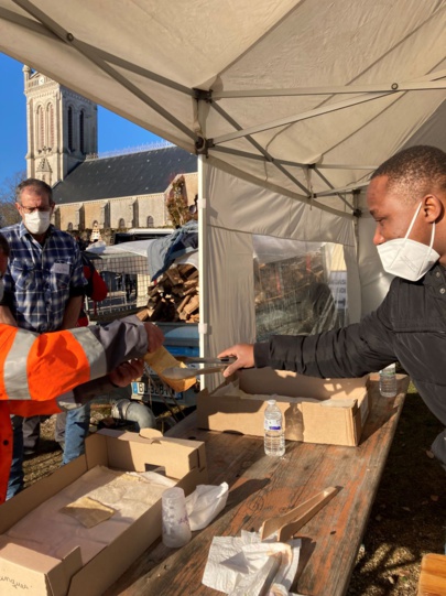 Jeune volontaire aux gaufres Jeune volontaire aux gaufres