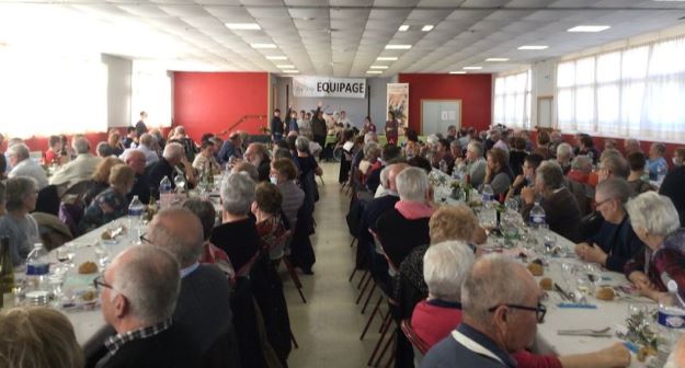La salle de Bralleville était pleine. La salle de Bralleville était pleine.