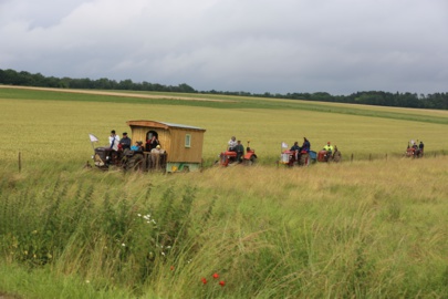 Un défilé de quinze tracteurs dans le Saintois Un défilé de quinze tracteurs dans le Saintois