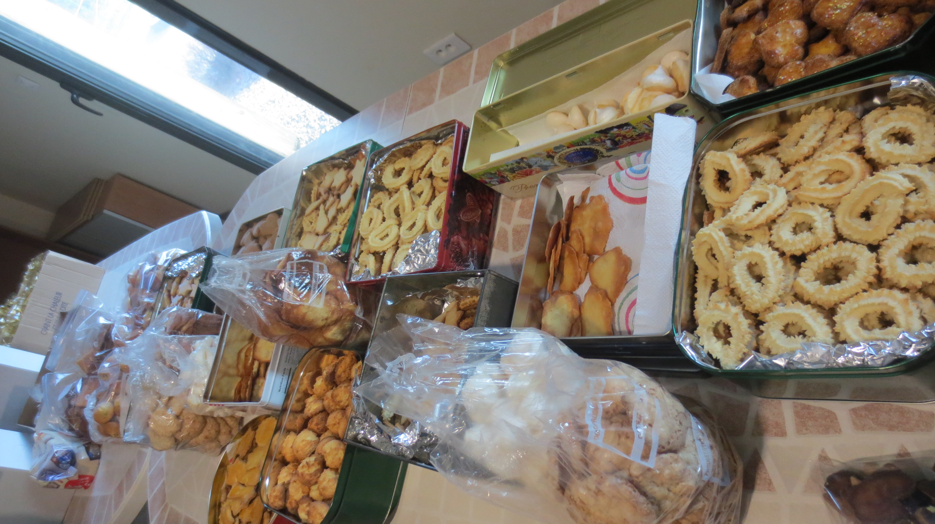 Merci à tous les bénévoles qui ont contribué à ce marché de la solidarité. Merci à tous les bénévoles qui ont contribué à ce marché de la solidarité.