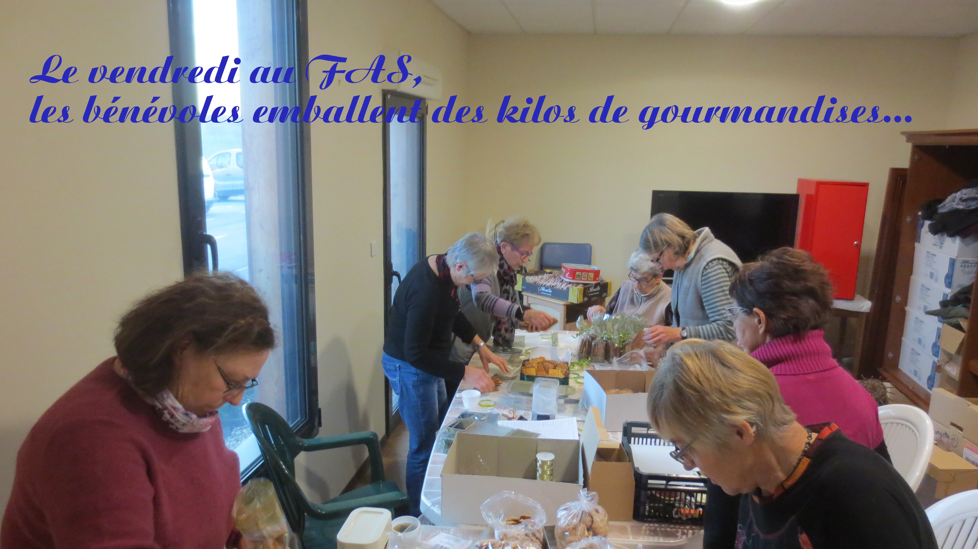 A l'atelier du vendredi, de fidèles bénévoles... A l'atelier du vendredi, de fidèles bénévoles...
