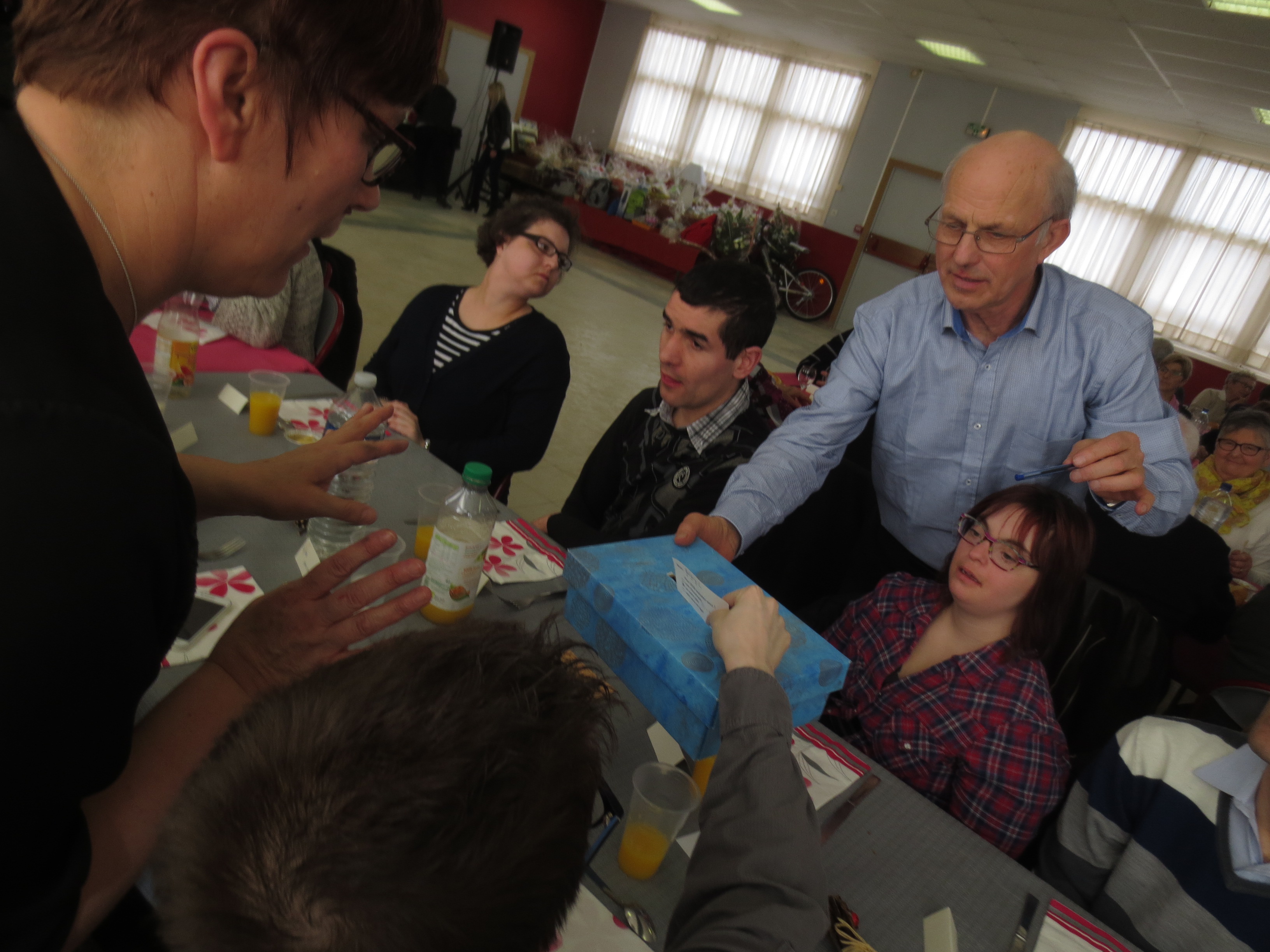 On a voté, avec les résidants, pour le prochain repas annuel.