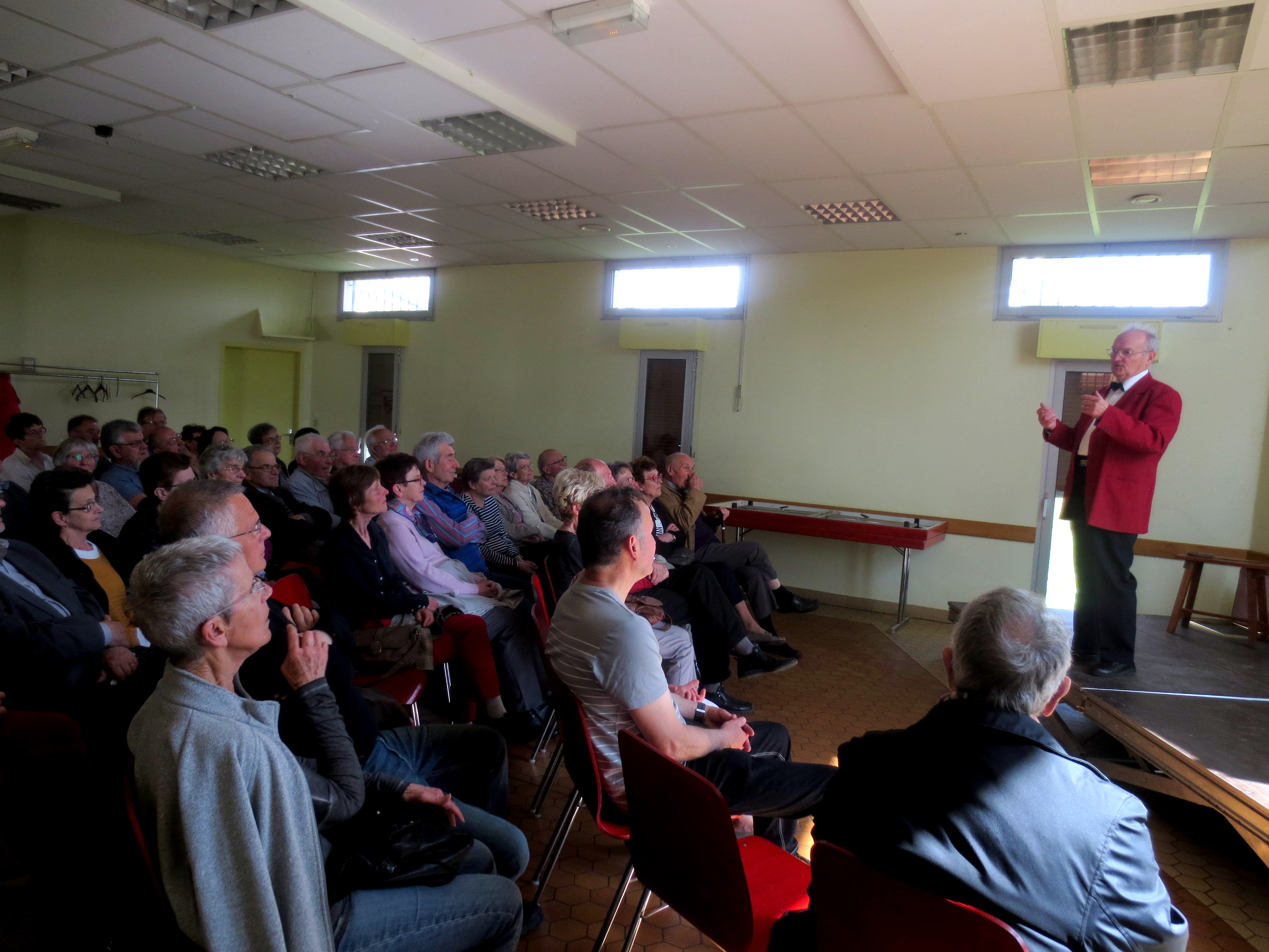 Une salle sous le charme Une salle sous le charme