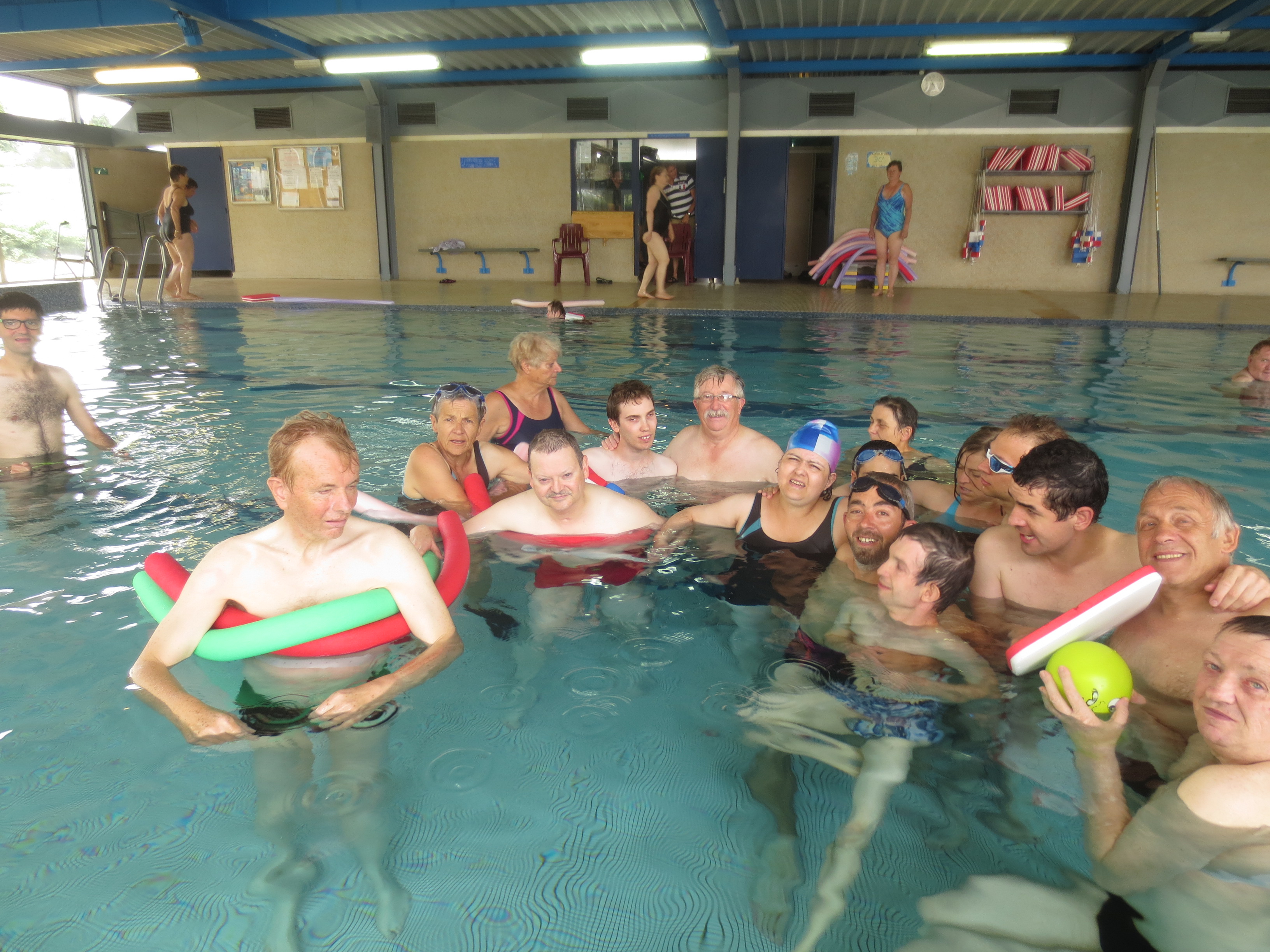 Le groupe au complet avec ses accompagnateurs Le groupe au complet avec ses accompagnateurs