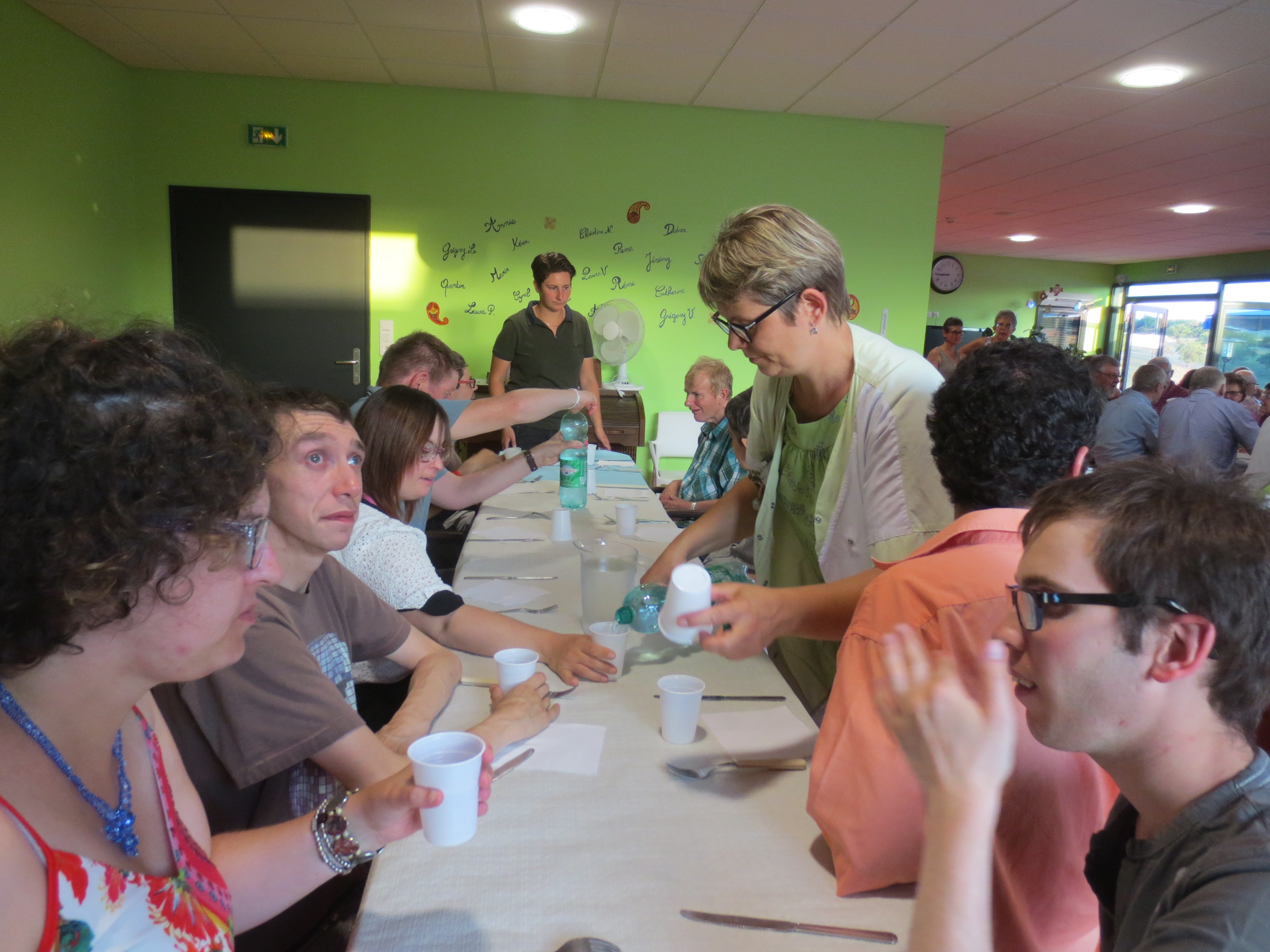 Les résidents sont associés à cette fête de l'association. Les résidents sont associés à cette fête de l'association.