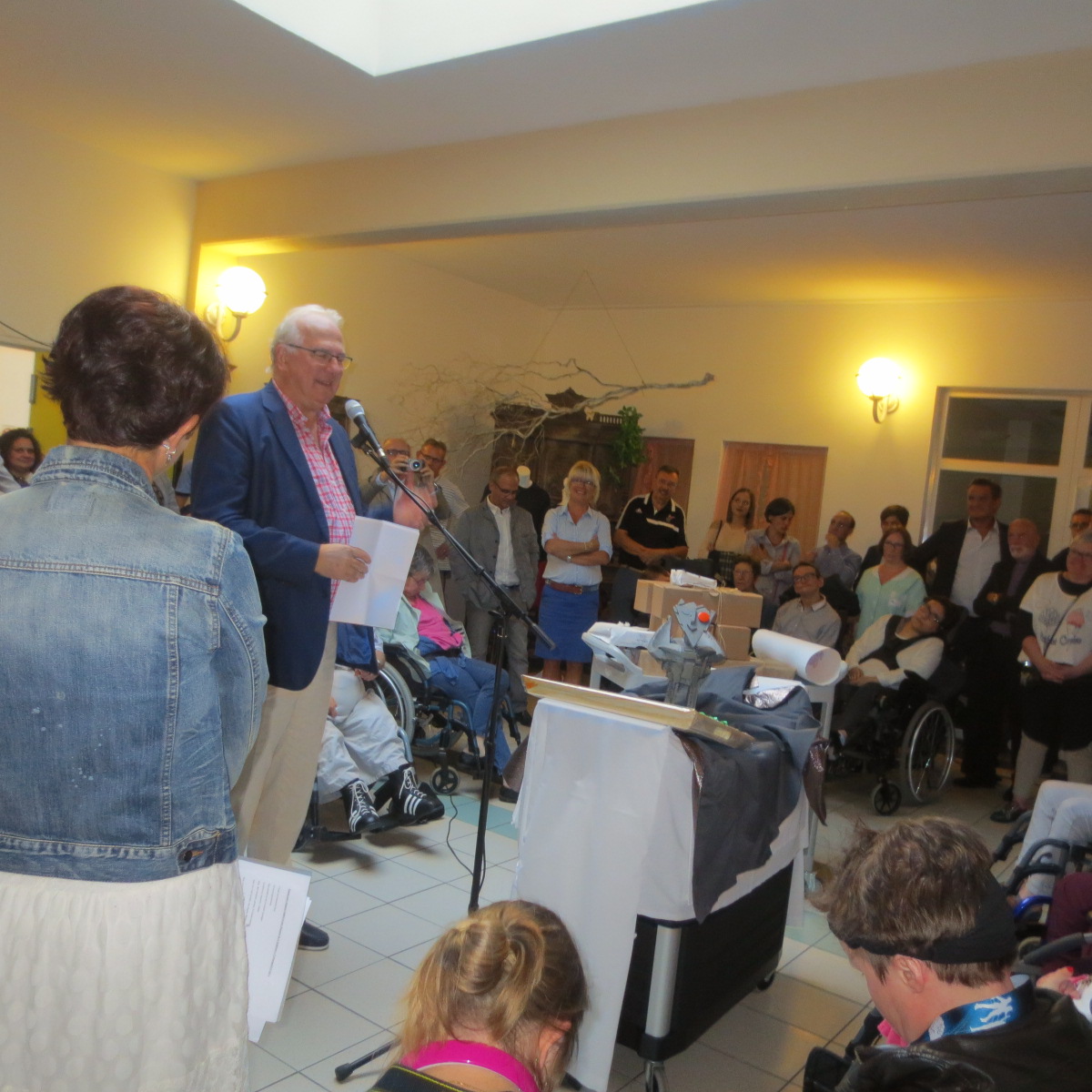 Jacques Royer ému et souriant Jacques Royer ému et souriant