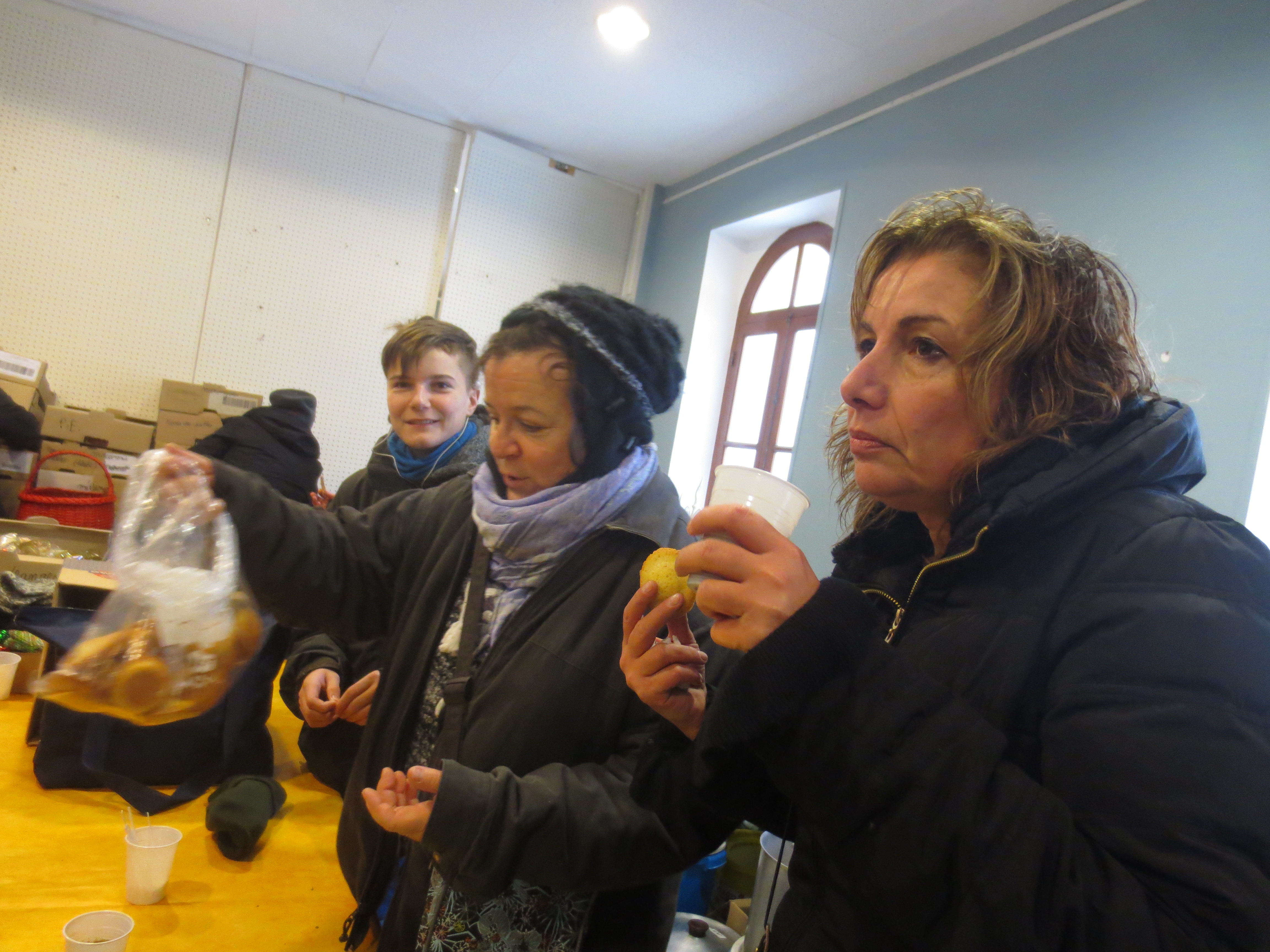 Les naufragés du Marché réconfortés!