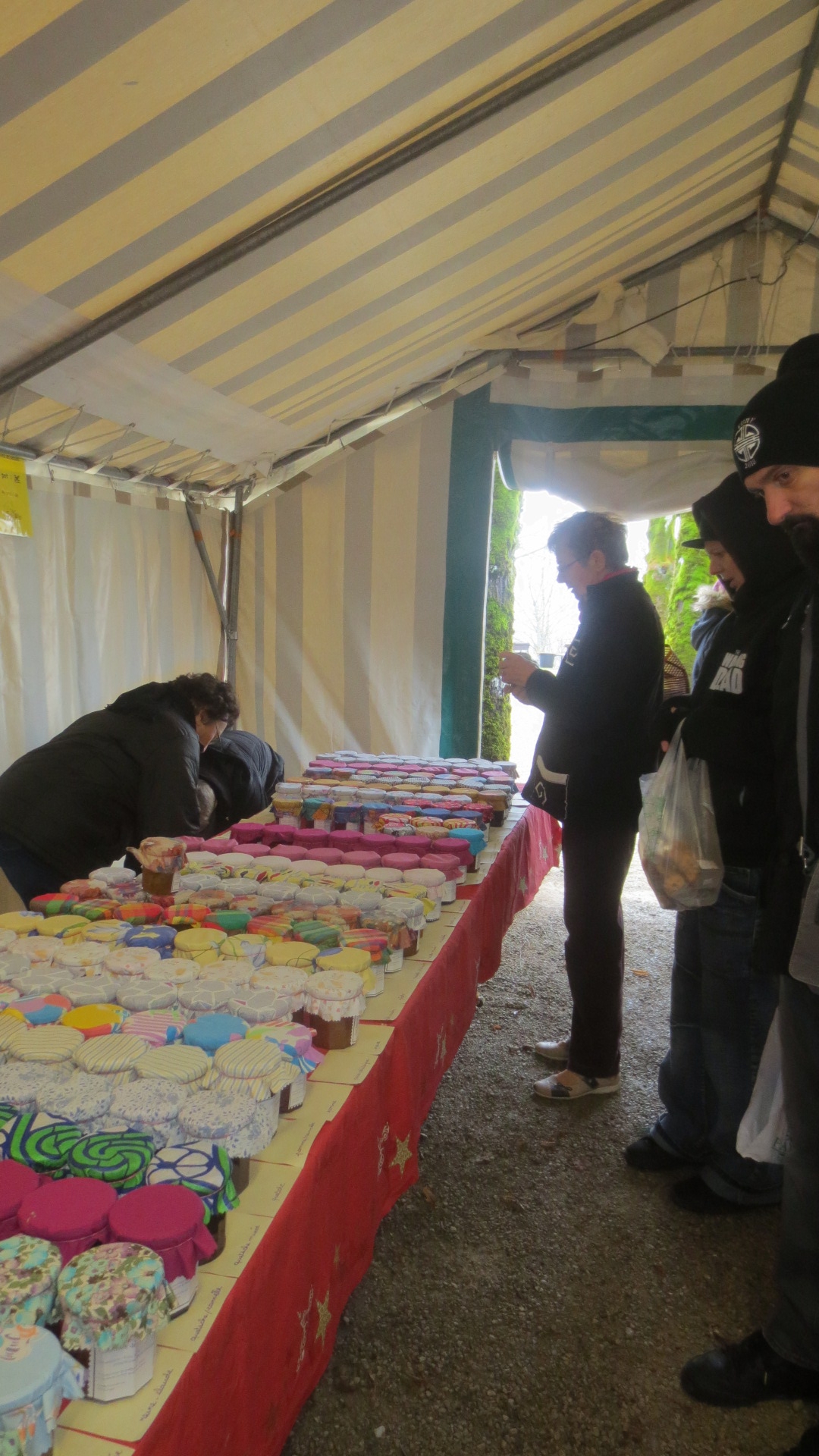 Un grand choix de confitures maisons Un grand choix de confitures maisons