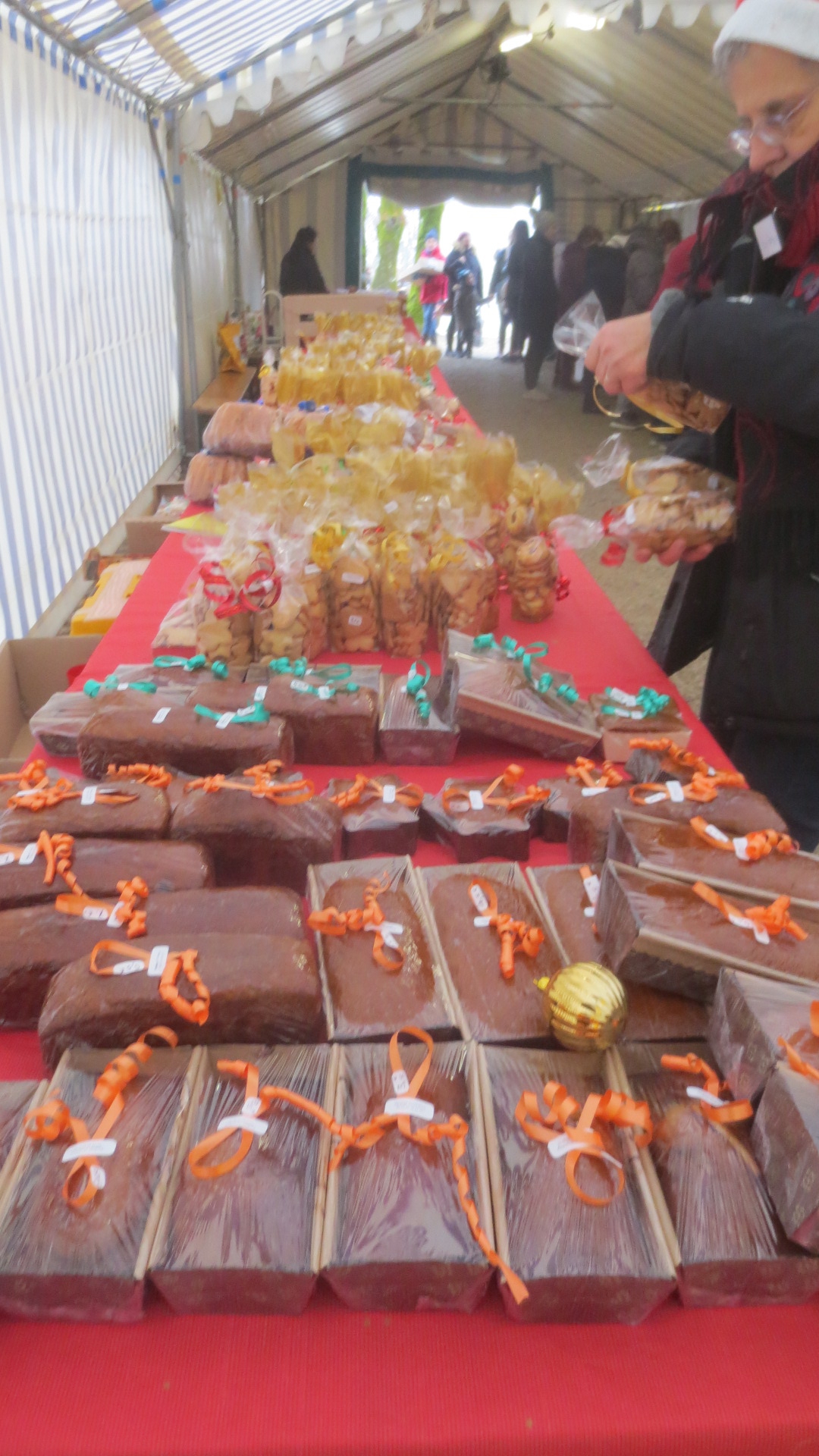 Les pâtissières s'étaient encore surpassé. Les pâtissières s'étaient encore surpassé.