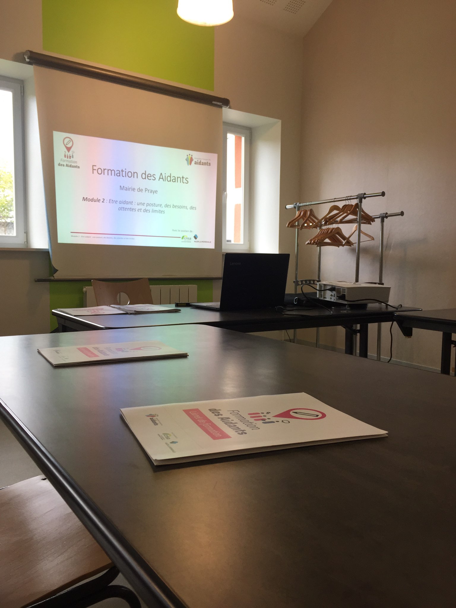 Discrétion et respect de chacun, dans ce lieu d’échanges chaleureux au-delà des apparences ! Discrétion et respect de chacun, dans ce lieu d’échanges chaleureux au-delà des apparences !