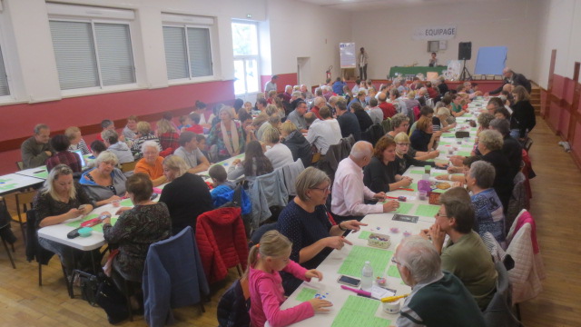 Salle comble et enjouée