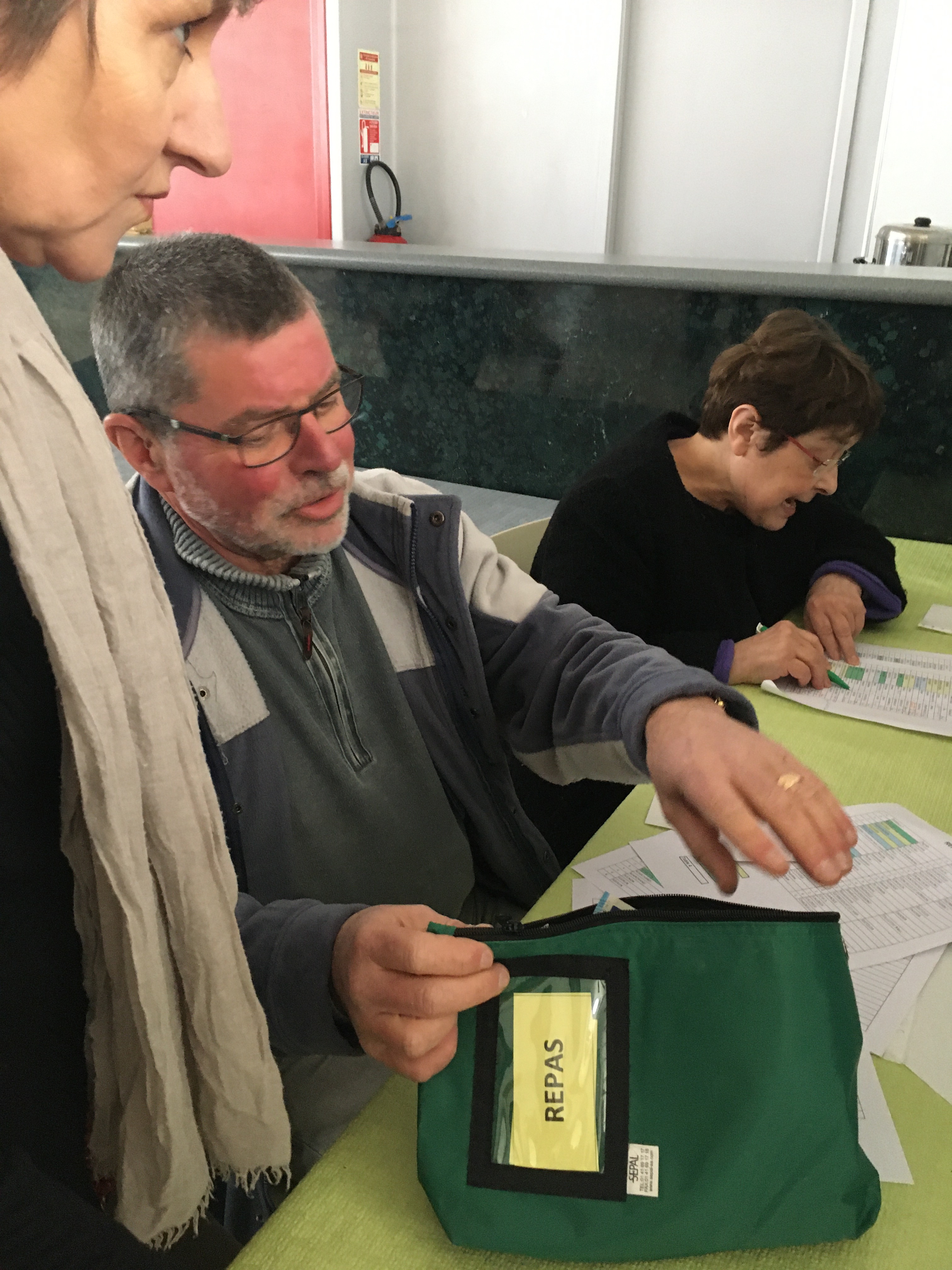 A l'accueil des invités A l'accueil des invités