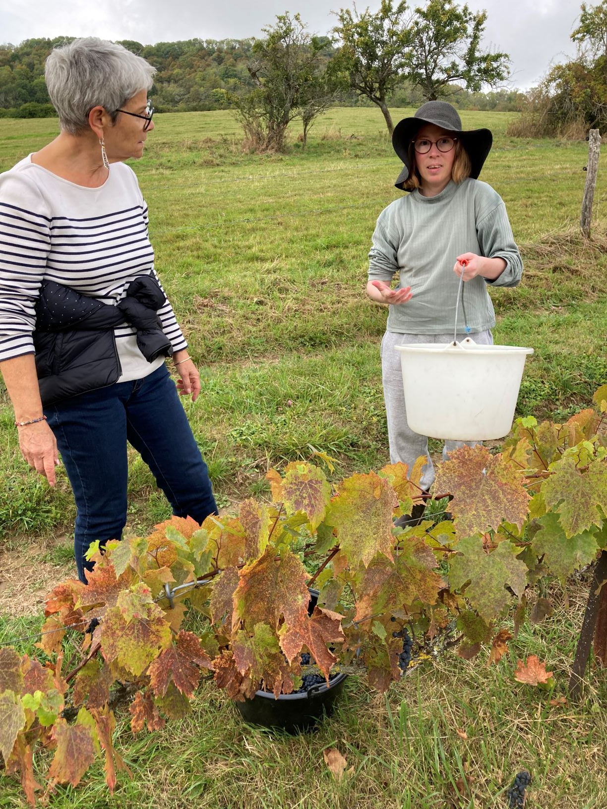 Corinne, la directrice, avec Catherine. Corinne, la directrice, avec Catherine.
