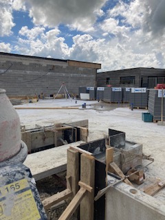 Le chantier qui monte, qui monte... Le chantier qui monte, qui monte...