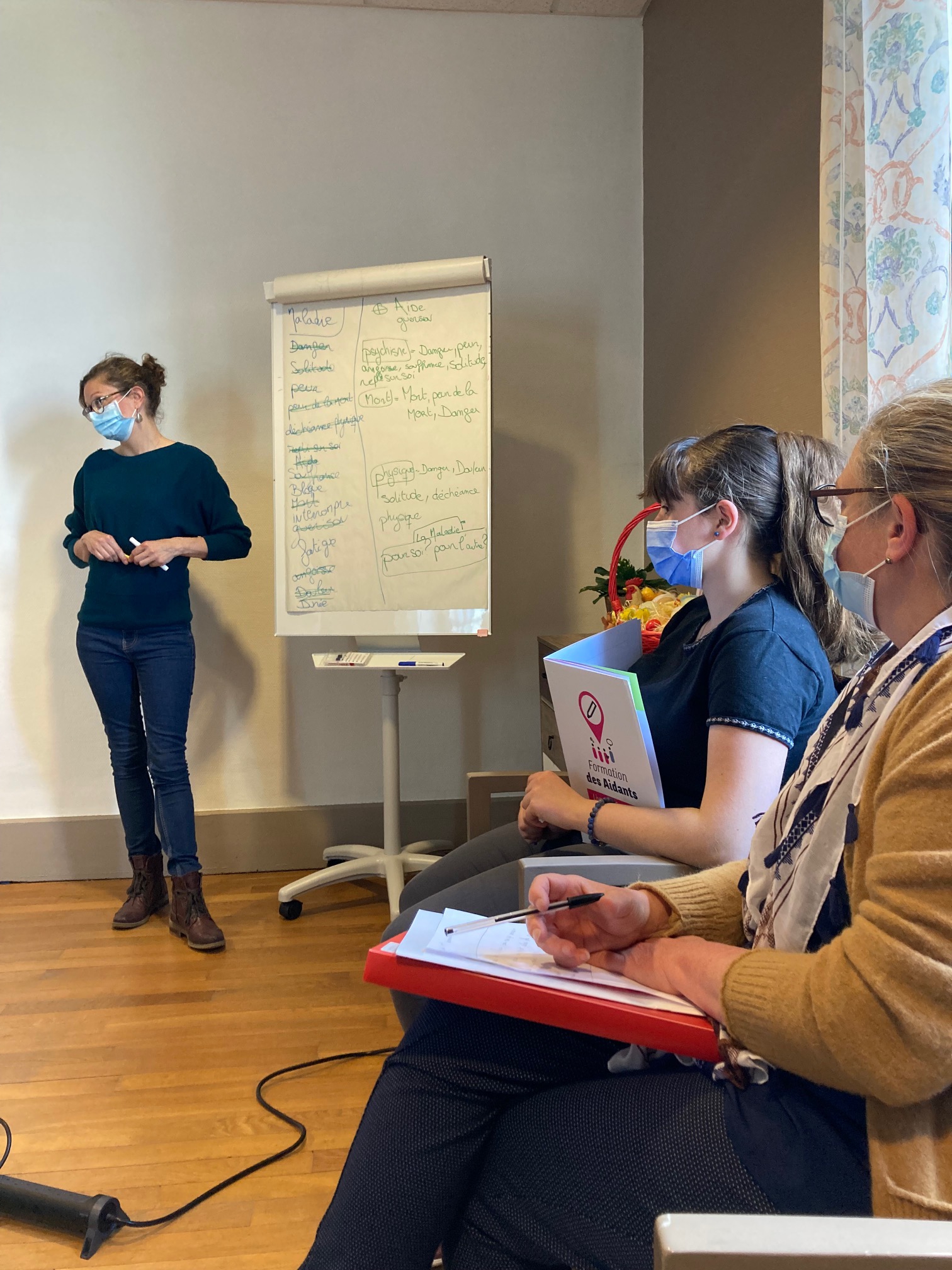 Elodie, la psychologue a proposé un travail en groupe.