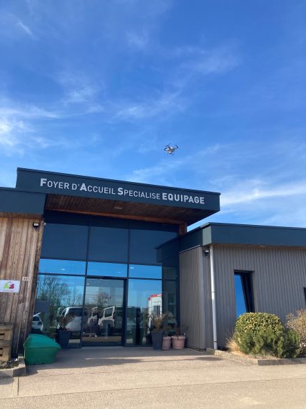 L'entrée du Foyer n'a pas changé ( pour le moment) L'entrée du Foyer n'a pas changé ( pour le moment)