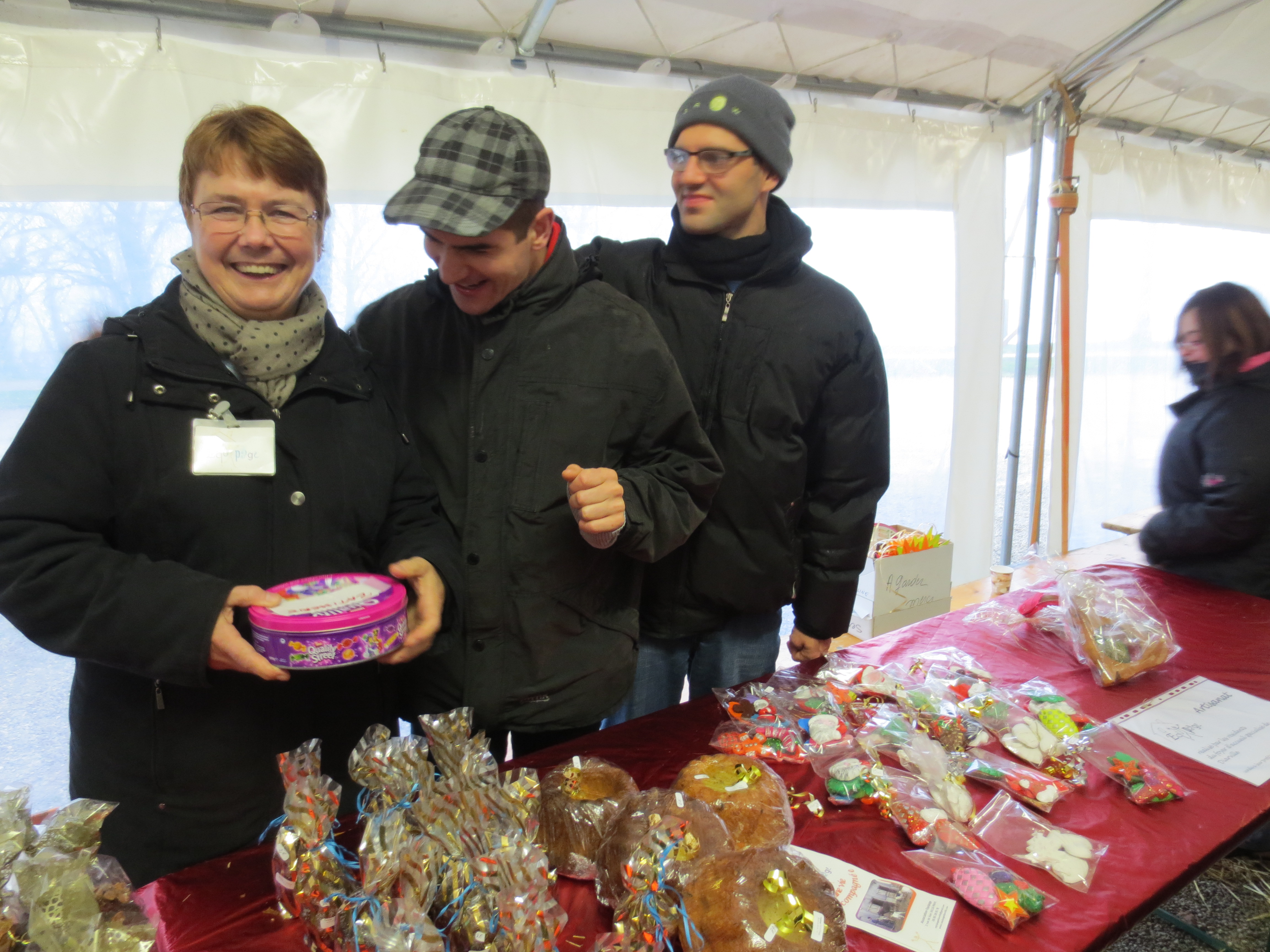 Les résidents du Foyer en visiteurs, et en producteurs de créations Les résidents du Foyer en visiteurs, et en producteurs de créations