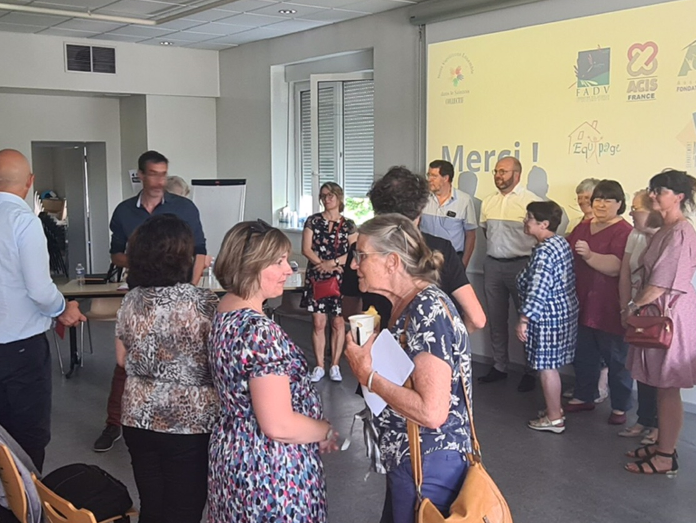 Moment de convivialité aprés l'assemblée constitutive.