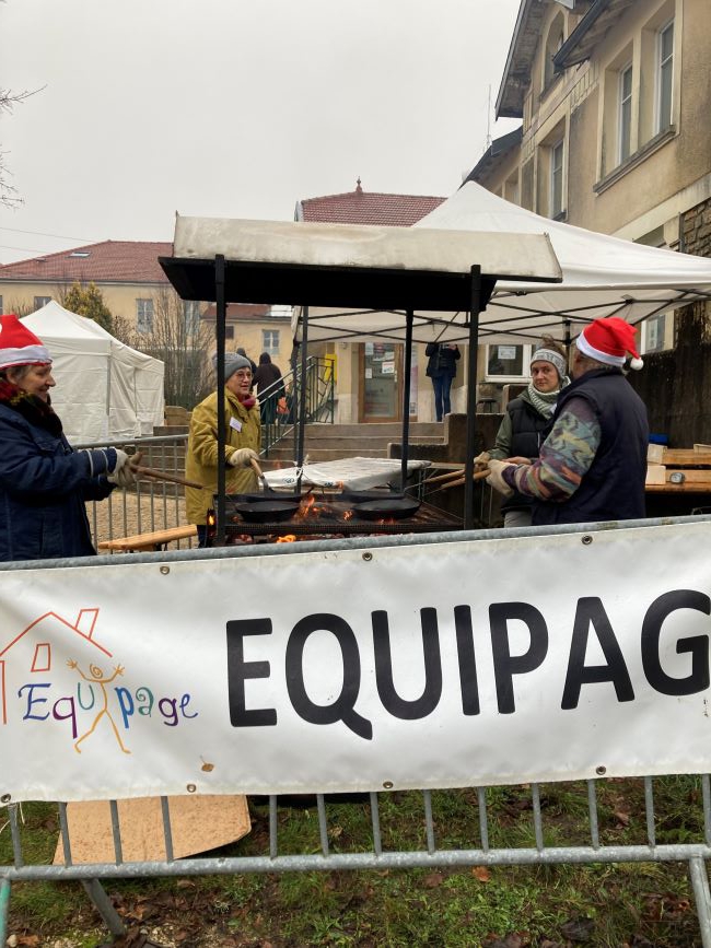 Trés tôt les marrons tournent dans les poêles.... Trés tôt les marrons tournent dans les poêles....
