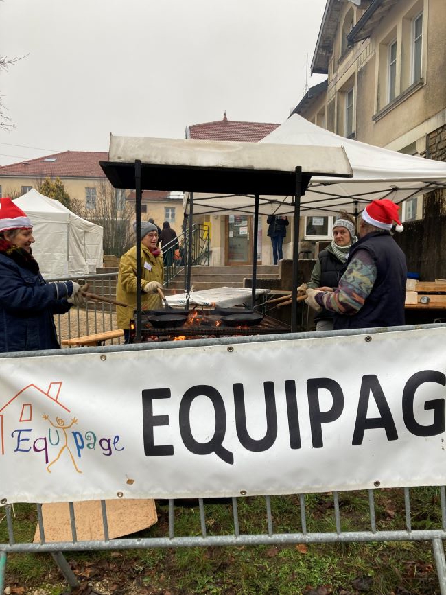 Trés tôt les marrons tournent  dans les poêles....