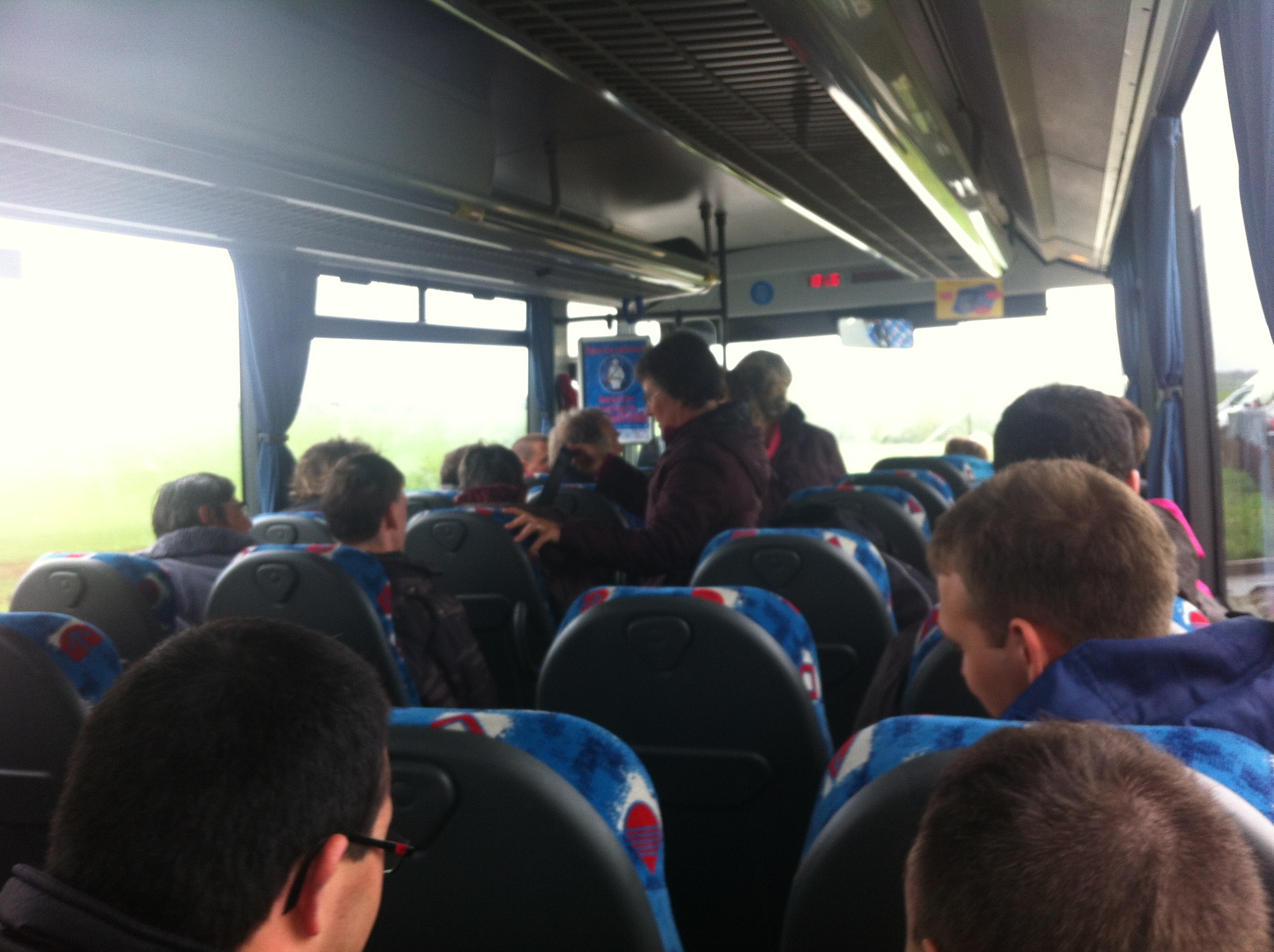 Un petit tour à la campagne avant le tour en manège... Un petit tour à la campagne avant le tour en manège...