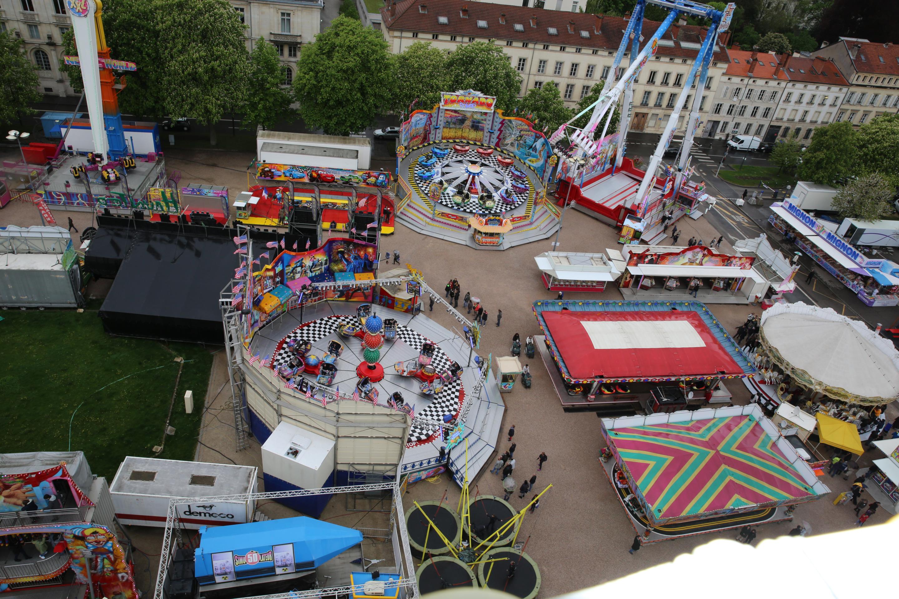 Du Haut de la Grand Roue, on passe entre les gouttes.