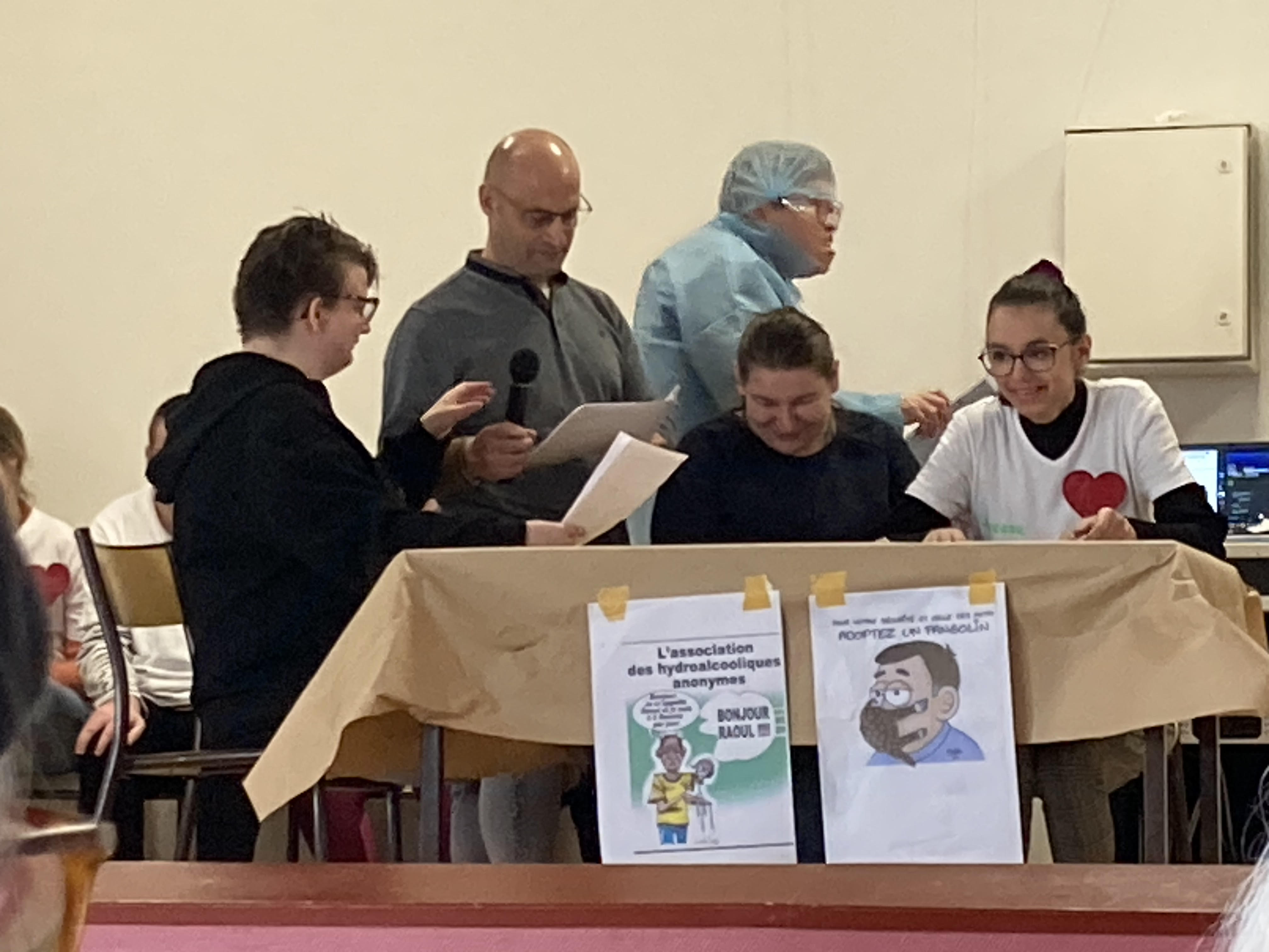 Comme sur un plateau télé, les acteurs et commentateurs de l'épidémie : pour rire! Comme sur un plateau télé, les acteurs et commentateurs de l'épidémie : pour rire!