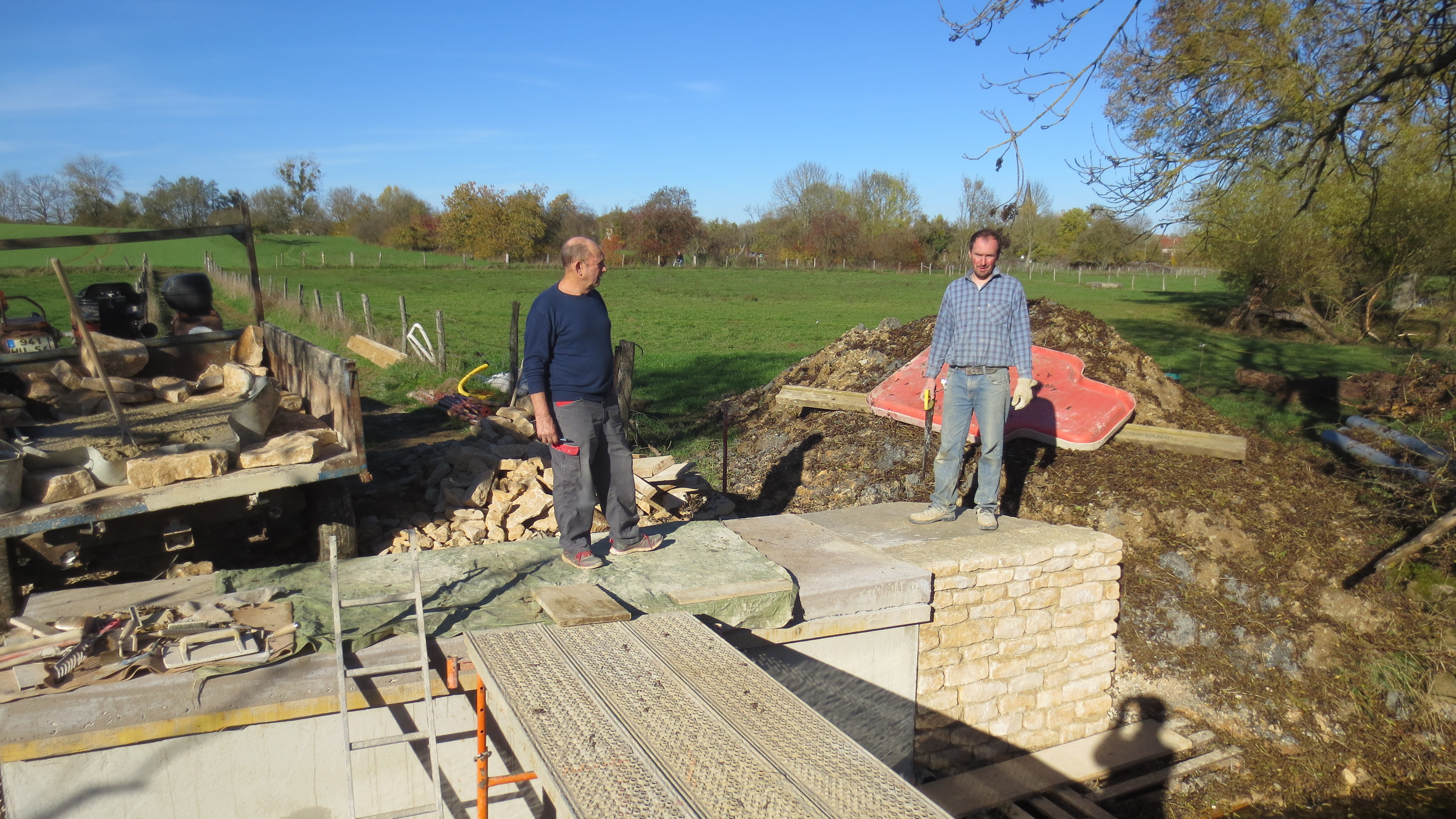 Les artistes n'attendent plus que les planches...