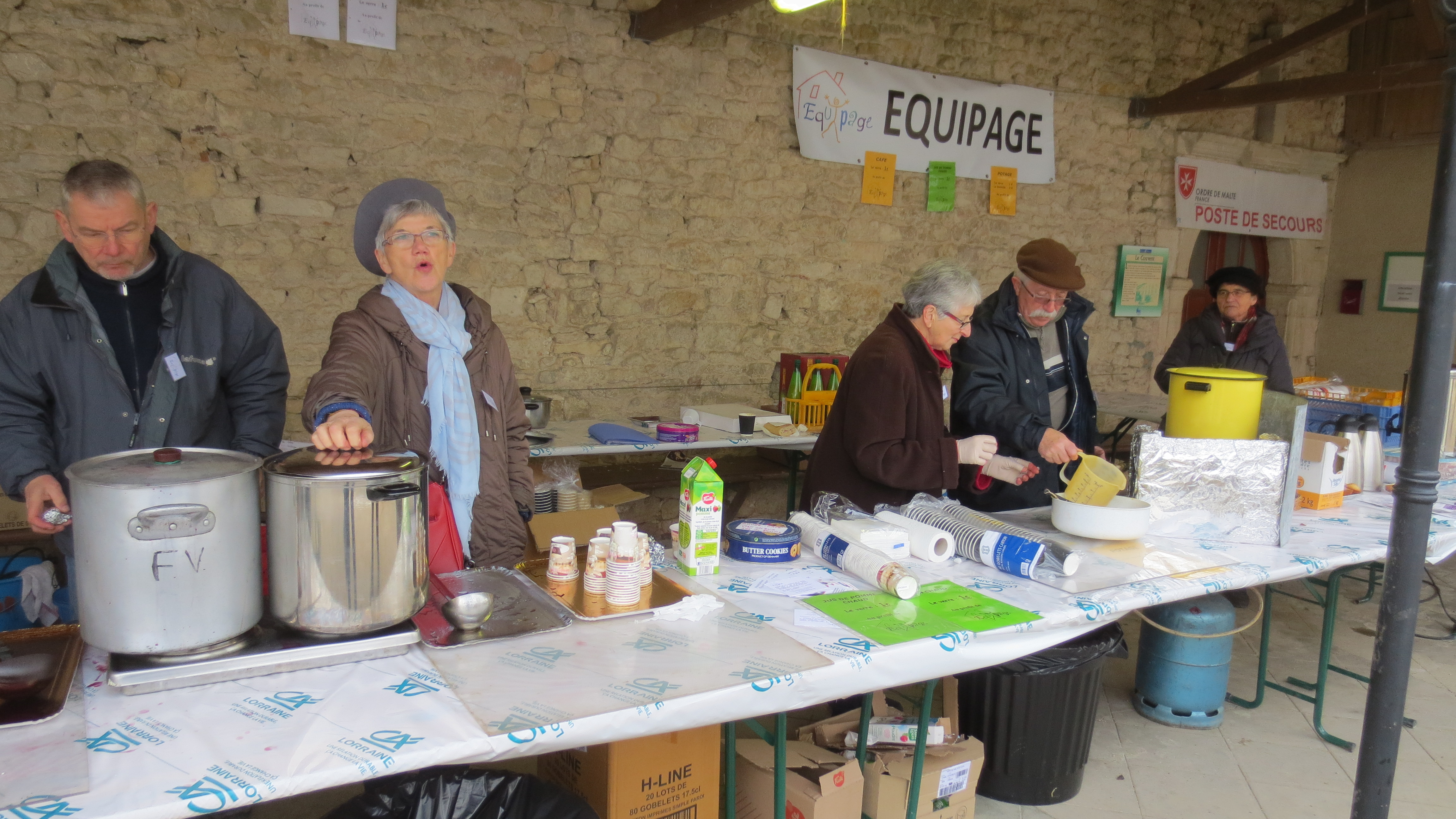 Le vin et le jus de pommes chaud, la soupe et le café...