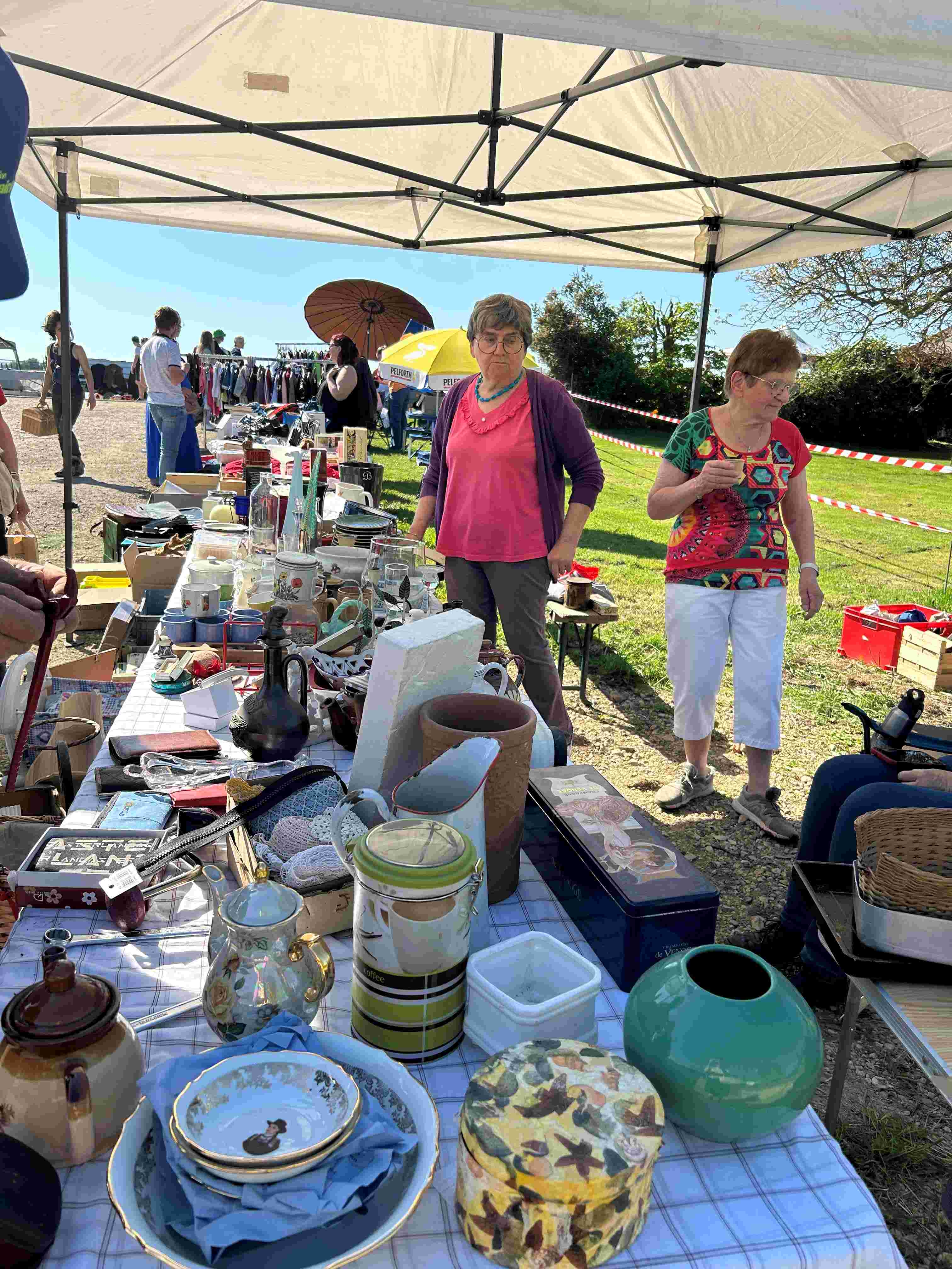 L'étal Equipage était bien approvisionné pour satisfaire les amateurs de braderie