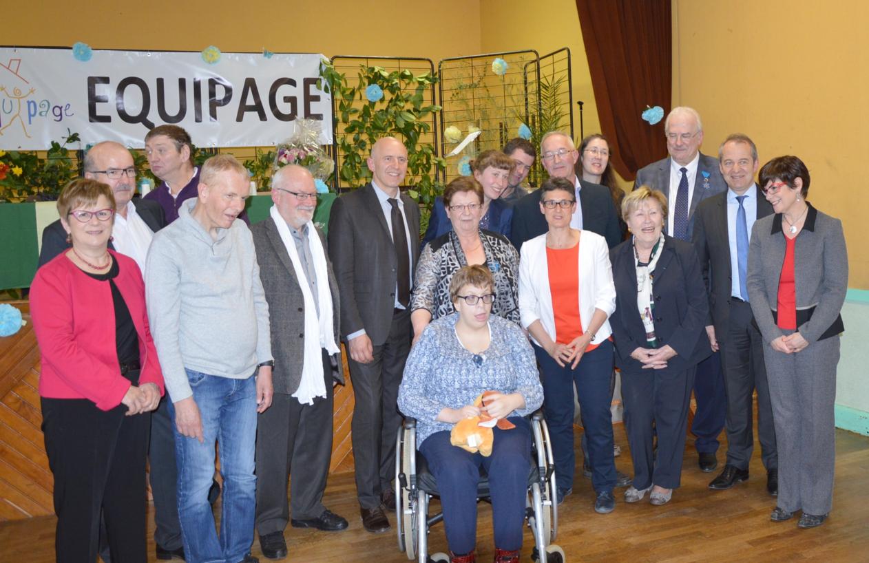 Une belle photo de famille où les élus sont au service d'acteurs de la société civile.