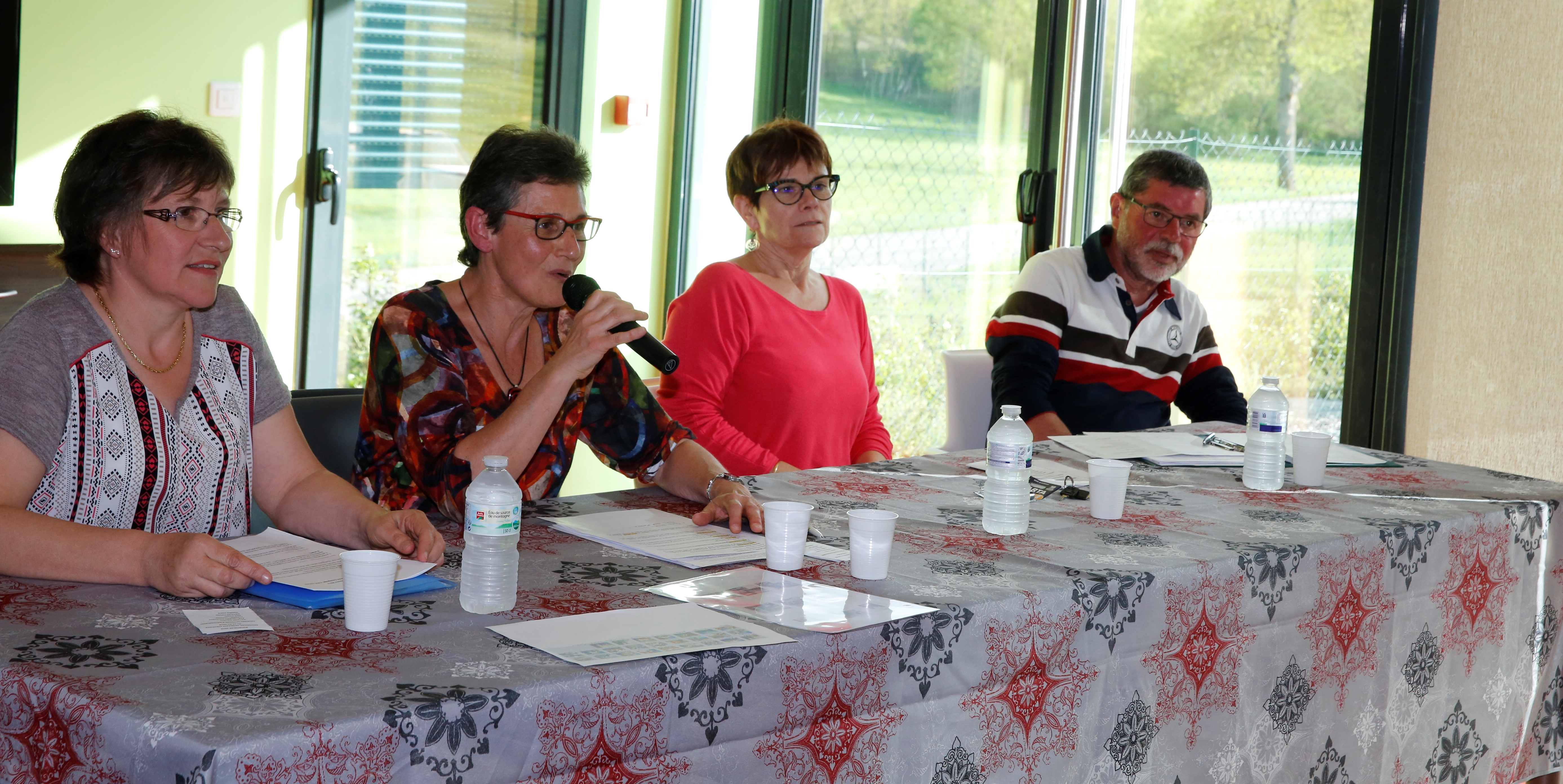 Sylvie Marchand, Dominique Griffaton, Corinne Gasperini, Christian Thouvenot au bureau.