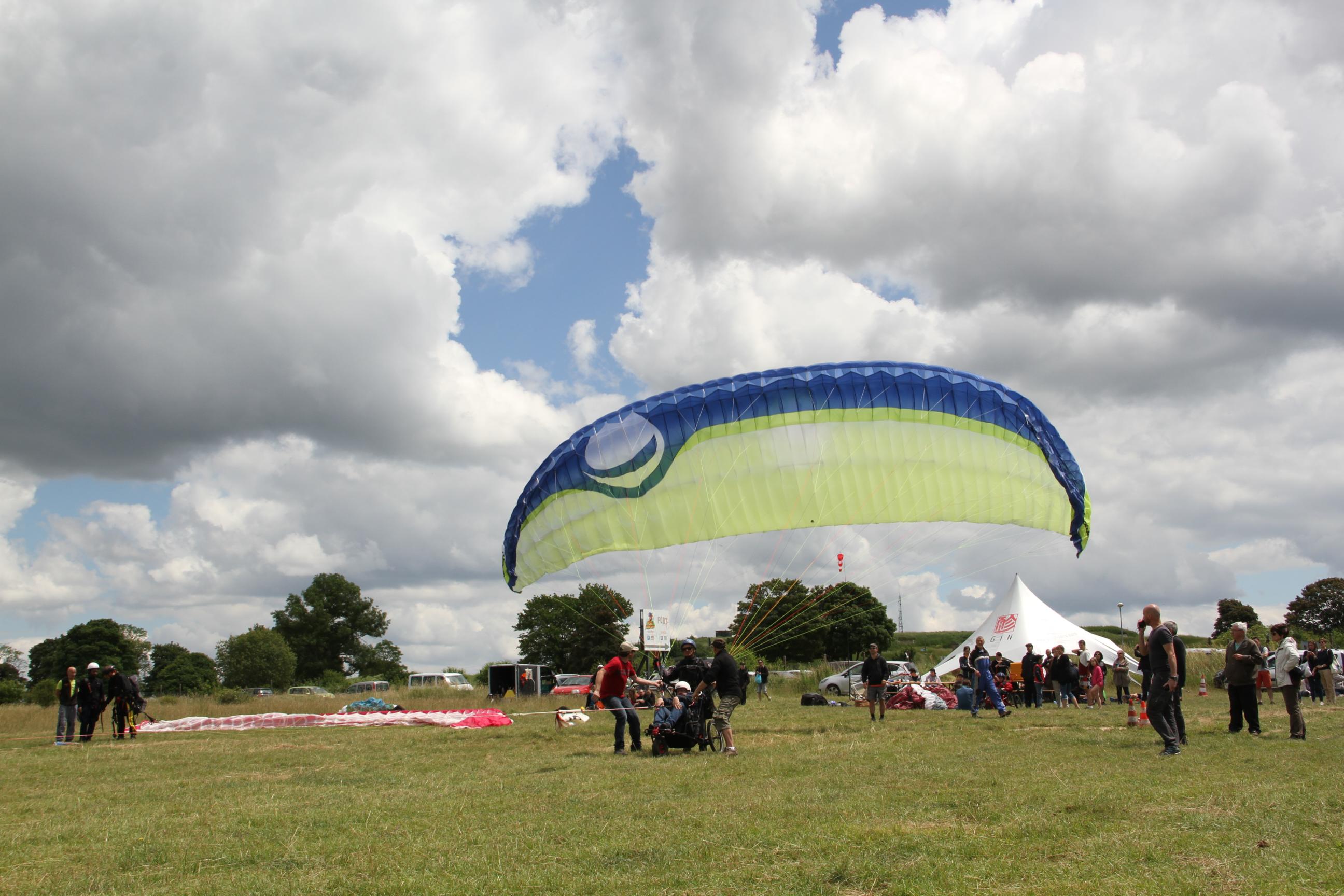Une belle journée sous les ailes de "Nancy Vols Libres" Une belle journée sous les ailes de "Nancy Vols Libres"